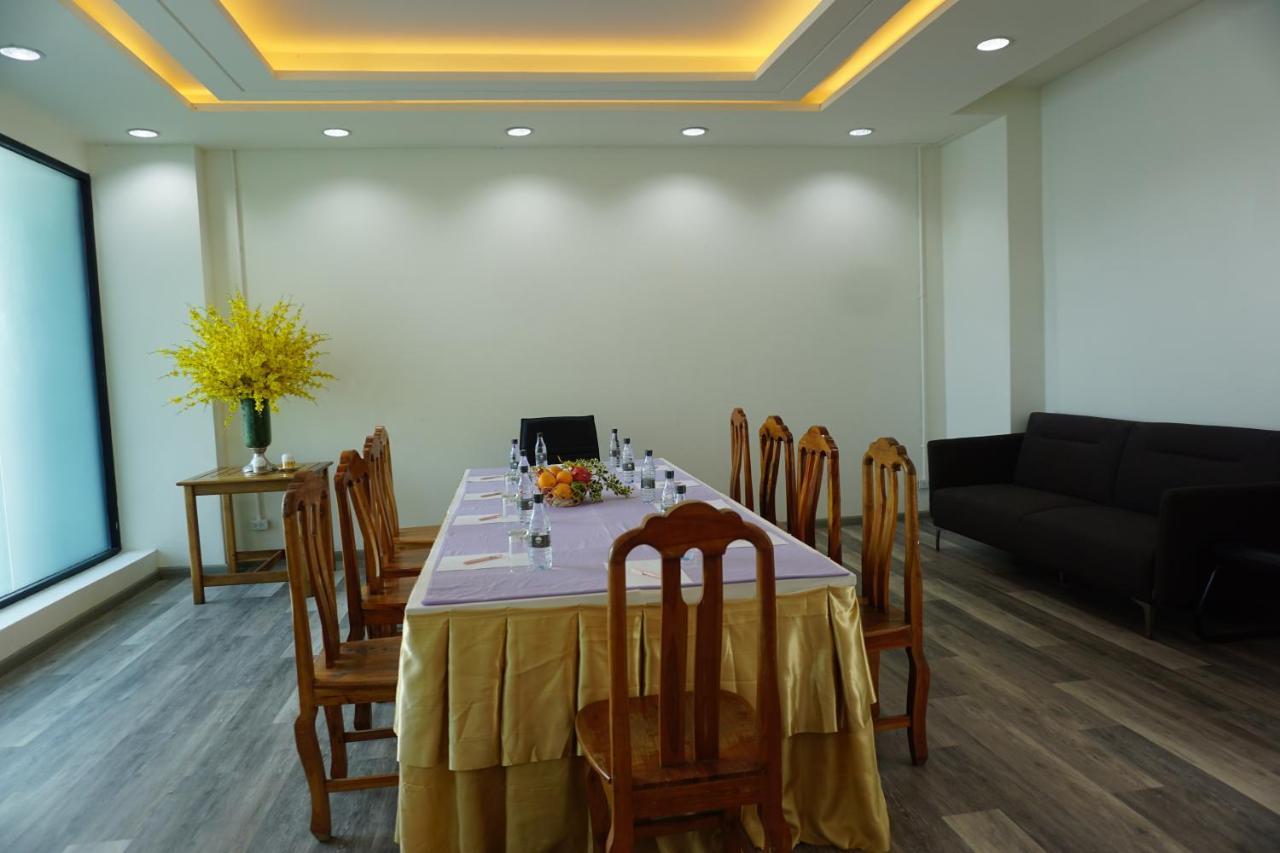 The Lunar Patong Phuket Exterior photo