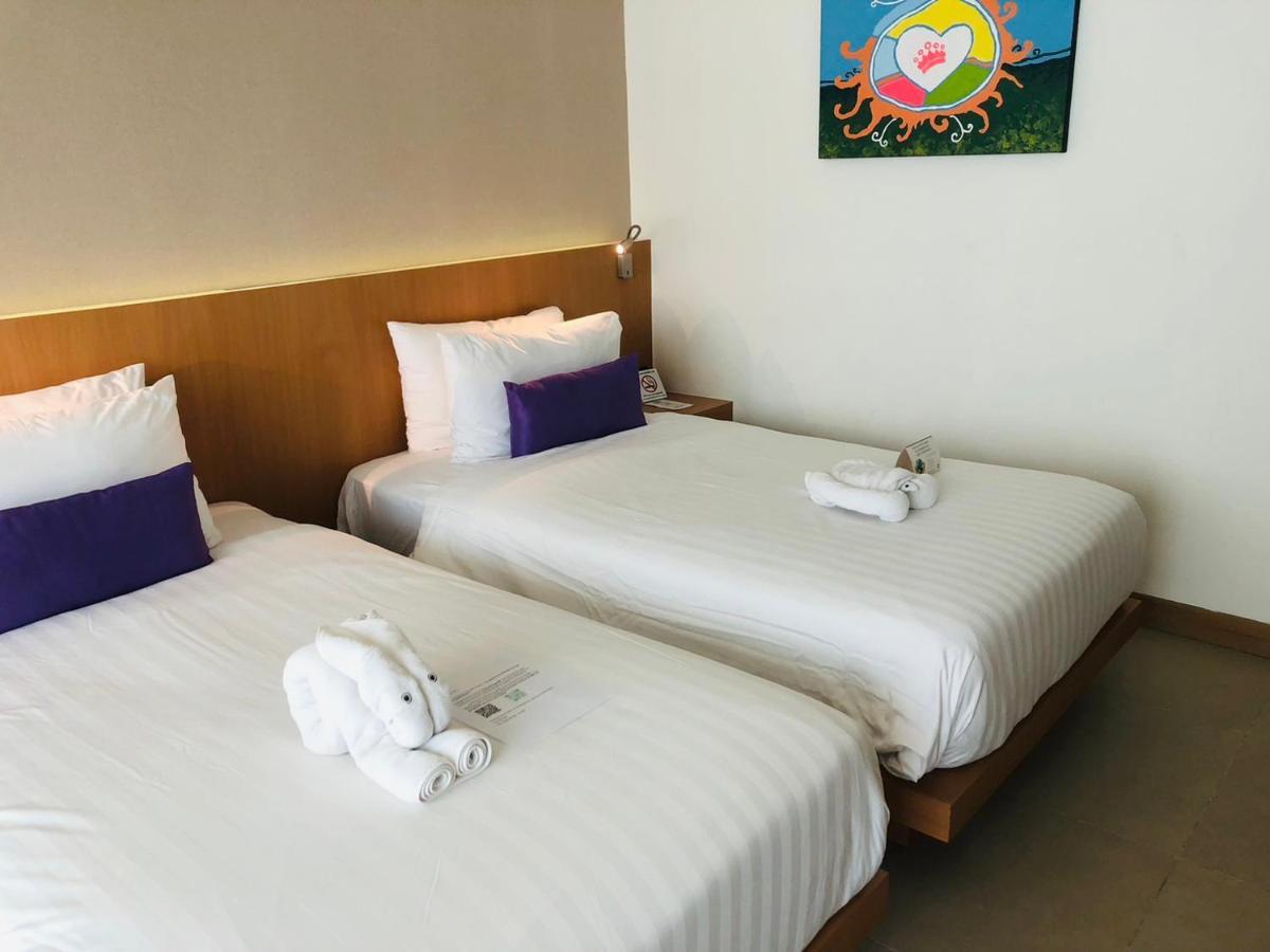 The Lunar Patong Phuket Exterior photo